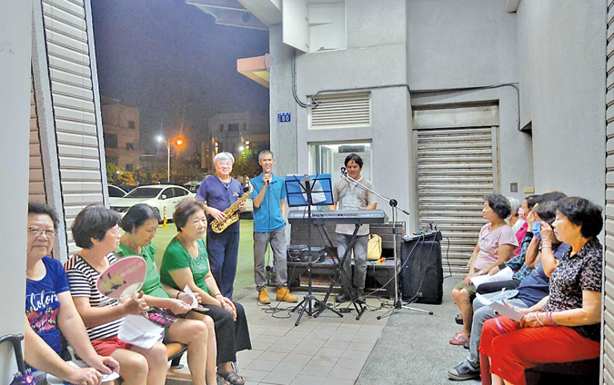 鹿港民俗文物館前小公園  樂來樂美麗的婆媽之夜